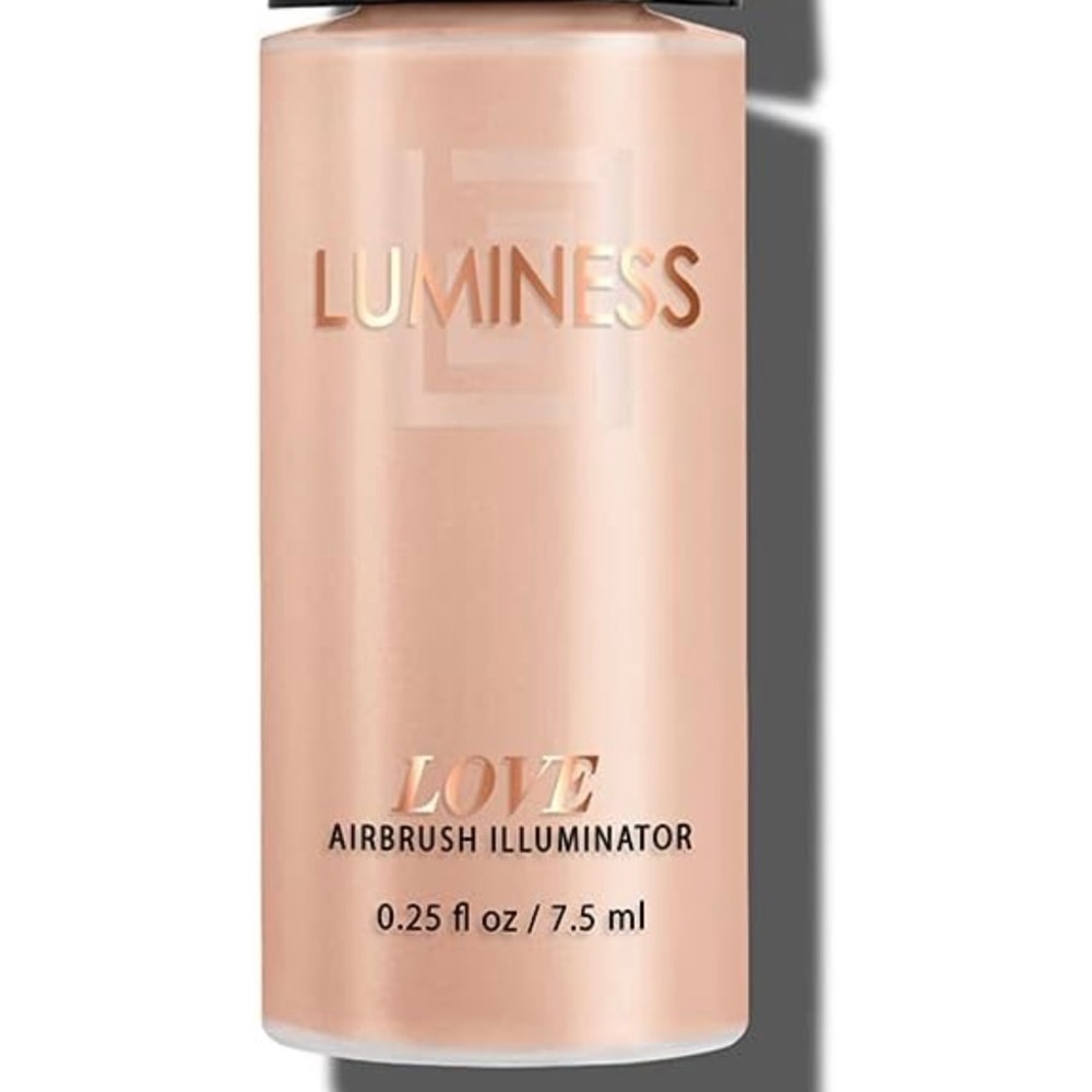 NWT- luminous air illuminator in the color love